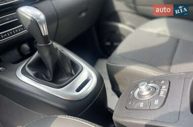 Минивэн Renault Scenic 2013 в 
