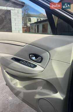 Минивэн Renault Scenic 2011 в 