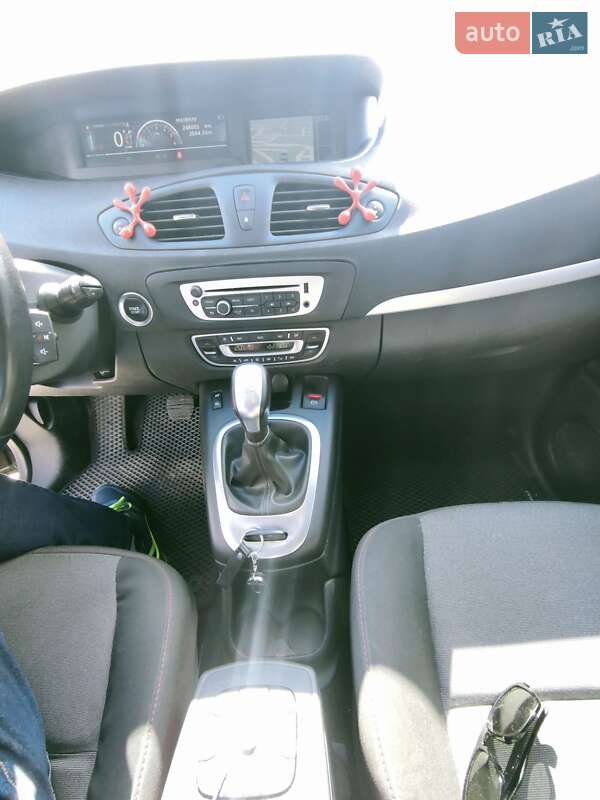 Минивэн Renault Scenic 2013 в Киеве