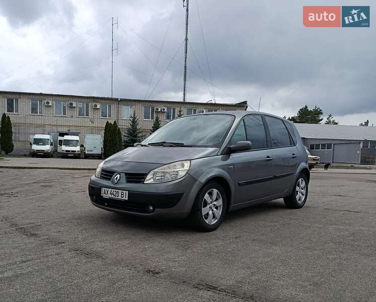 Минивэн Renault Scenic 2004 в 