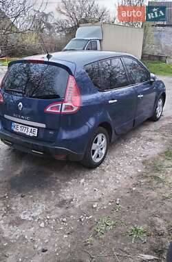 Минивэн Renault Scenic 2010 в 