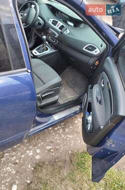 Минивэн Renault Scenic 2010 в 