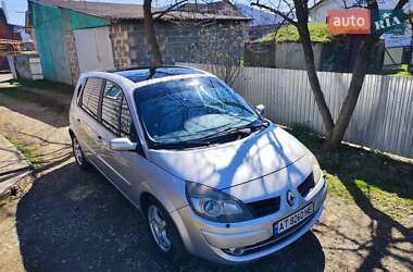 Минивэн Renault Scenic 2009 в 