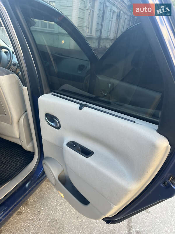 Минивэн Renault Scenic 2005 в Полтаве