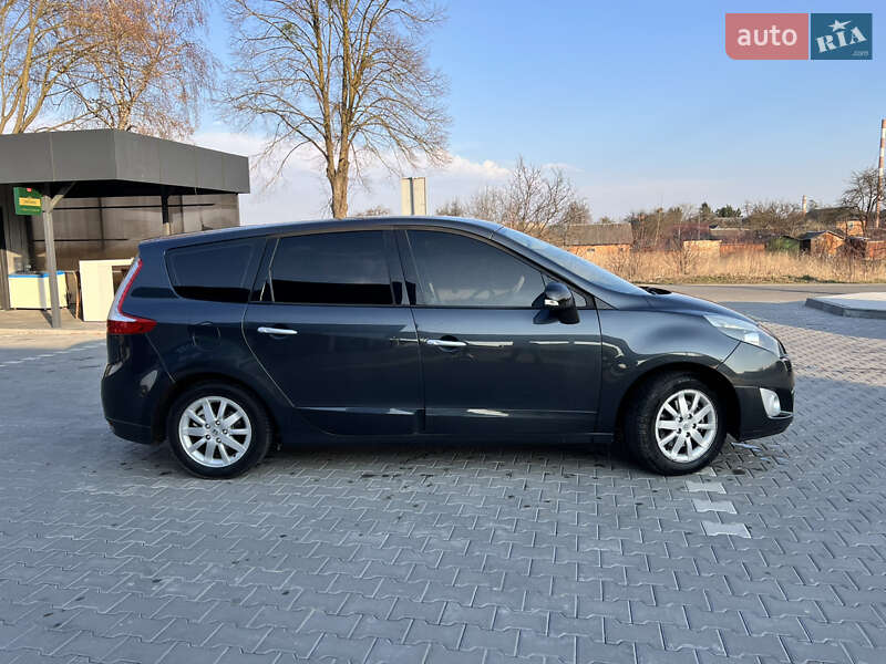 Минивэн Renault Scenic 2011 в Владимире