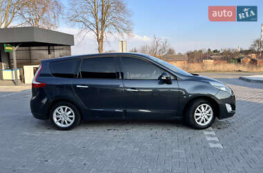 Минивэн Renault Scenic 2011 в 