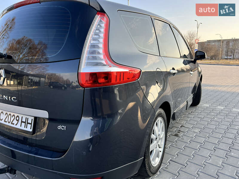 Минивэн Renault Scenic 2011 в Владимире