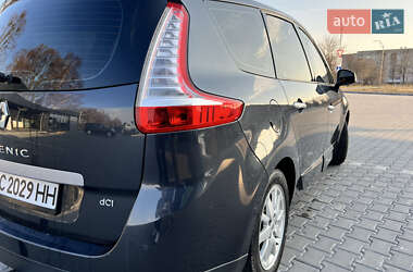 Минивэн Renault Scenic 2011 в 