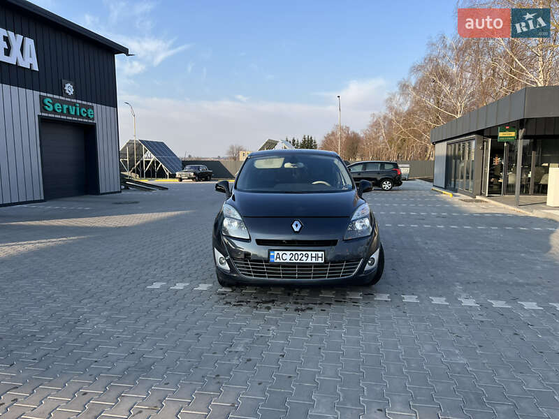 Минивэн Renault Scenic 2011 в Владимире