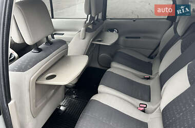 Минивэн Renault Scenic 2005 в 