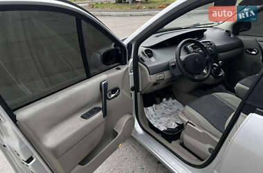 Минивэн Renault Scenic 2005 в 