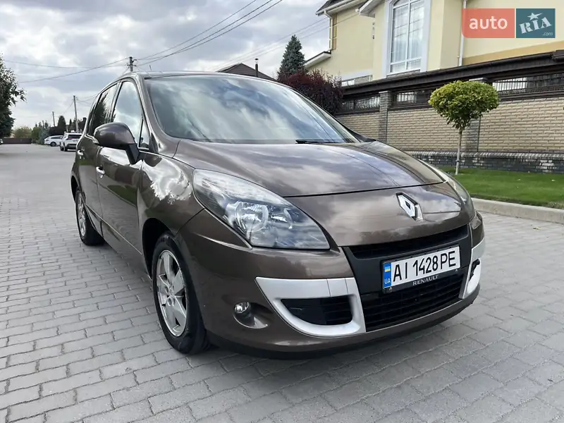 Минивэн Renault Scenic 2009 в 