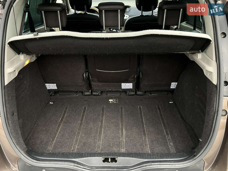 Минивэн Renault Scenic 2009 в 