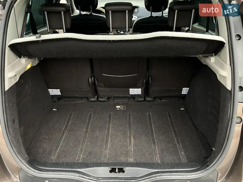 Минивэн Renault Scenic 2009 в 