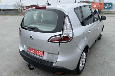 Минивэн Renault Scenic 2013 в 