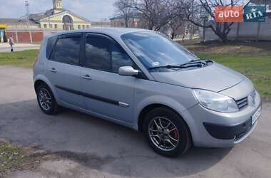 Минивэн Renault Scenic 2004 в 