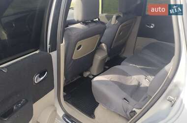 Минивэн Renault Scenic 2004 в 