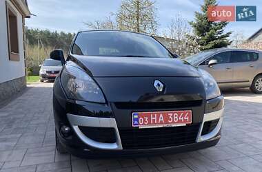Минивэн Renault Scenic 2010 в 