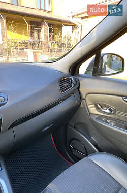Мінівен Renault Scenic 2011 в 