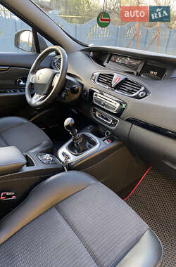 Мінівен Renault Scenic 2011 в 