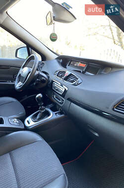 Мінівен Renault Scenic 2011 в 