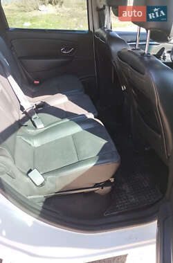 Минивэн Renault Scenic 2015 в 