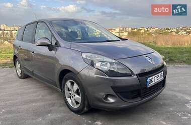 Минивэн Renault Scenic 2011 в 