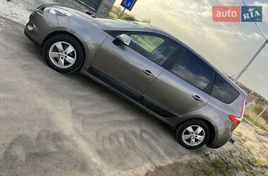 Минивэн Renault Scenic 2011 в 