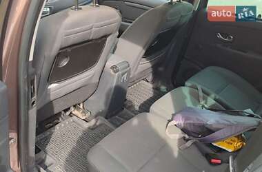 Минивэн Renault Scenic 2011 в 
