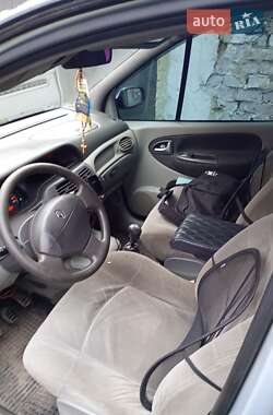 Минивэн Renault Scenic 2003 в 