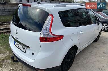 Минивэн Renault Scenic 2015 в 