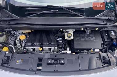 Минивэн Renault Scenic 2015 в 