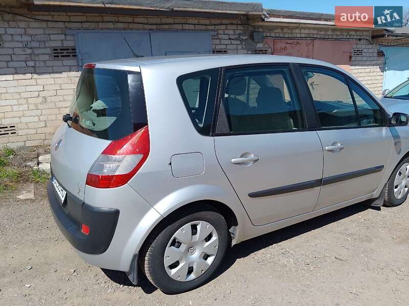 Минивэн Renault Scenic 2005 в Кривом Роге
