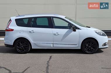 Минивэн Renault Scenic 2015 в 