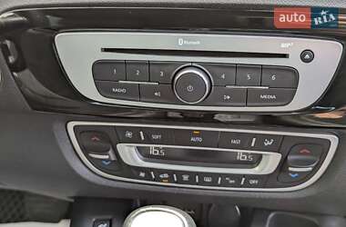 Минивэн Renault Scenic 2015 в 