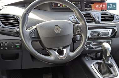 Минивэн Renault Scenic 2015 в 