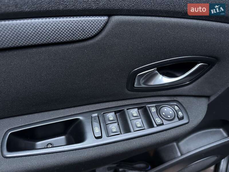 Мінівен Renault Scenic 2010 в Запоріжжі