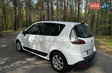 Минивэн Renault Scenic 2012 в 