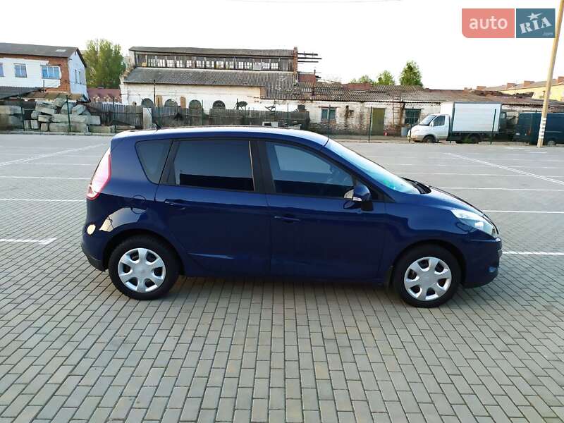 Мінівен Renault Scenic 2011 в Ромнах