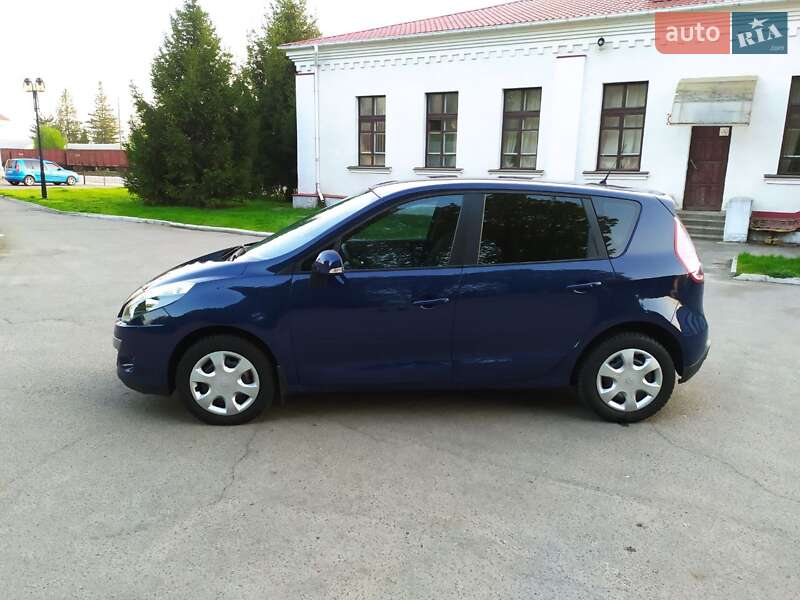 Мінівен Renault Scenic 2011 в Ромнах