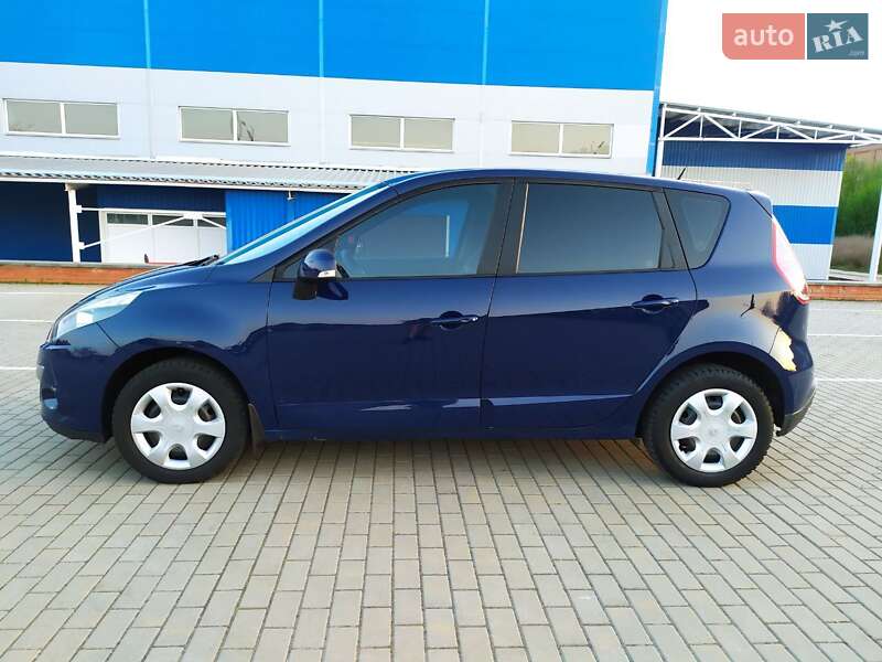 Мінівен Renault Scenic 2011 в Ромнах