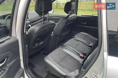 Минивэн Renault Scenic 2011 в 