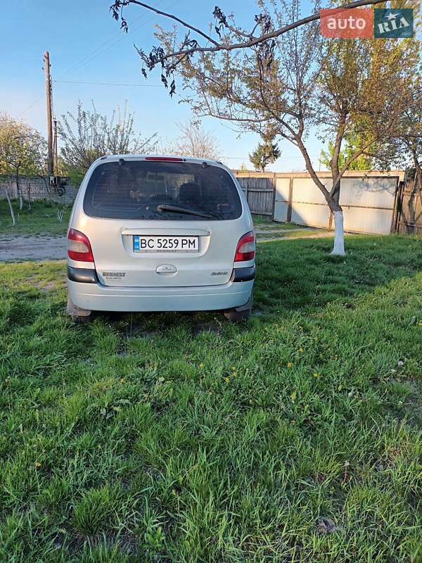 Минивэн Renault Scenic 2003 в Шептицькому