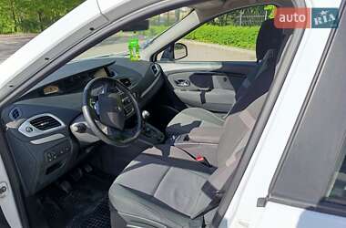 Минивэн Renault Scenic 2014 в 