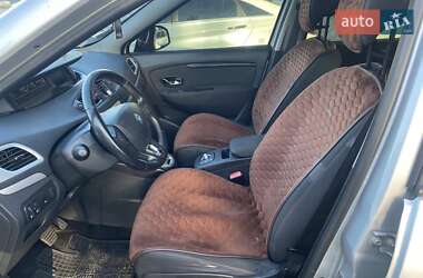 Минивэн Renault Scenic 2014 в 
