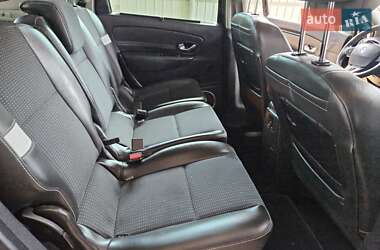 Минивэн Renault Scenic 2012 в 