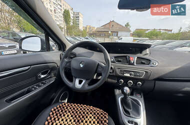 Мінівен Renault Scenic 2011 в 