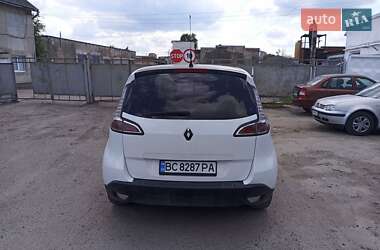 Минивэн Renault Scenic 2012 в 