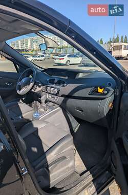 Минивэн Renault Scenic 2011 в 