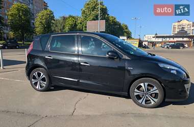 Минивэн Renault Scenic 2011 в 